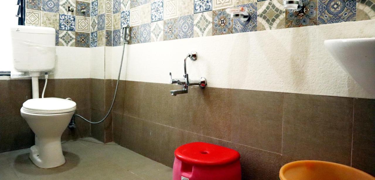 Hotel United House Shirdi Bagian luar foto