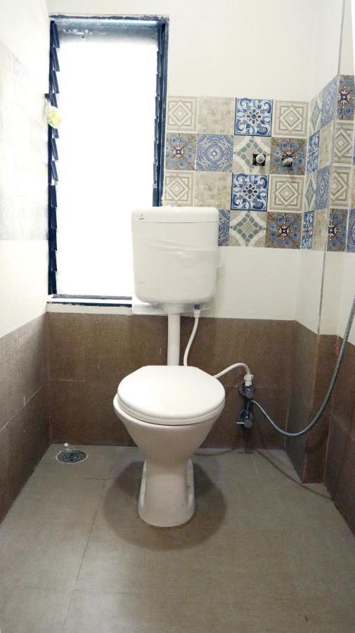 Hotel United House Shirdi Bagian luar foto