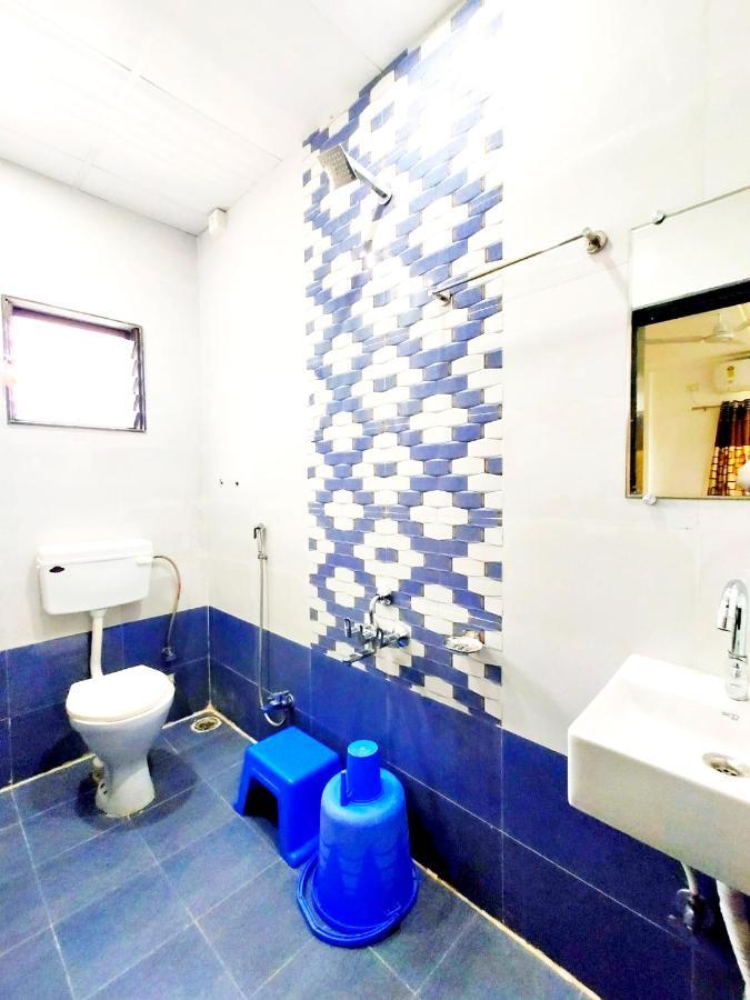 Hotel United House Shirdi Bagian luar foto